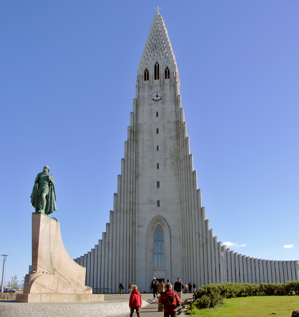 The statue of Leif Eriksson, a gift from the United States, outside ...