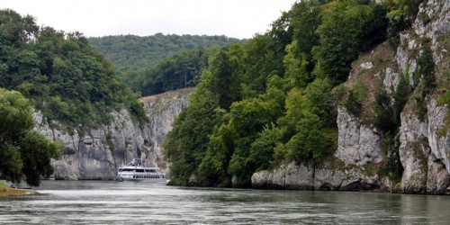 boat ride through the Danube Narrows