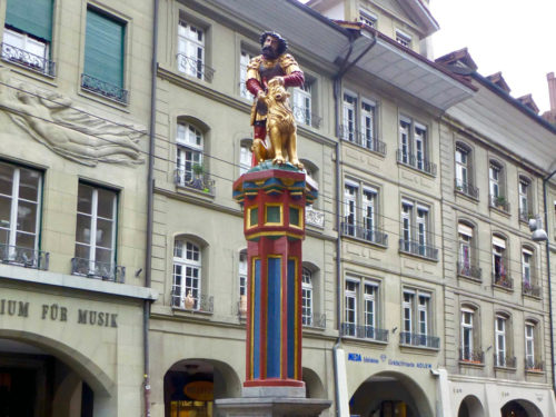 Simsonbrunnen, the Samson fountain, Bern, Switzerland