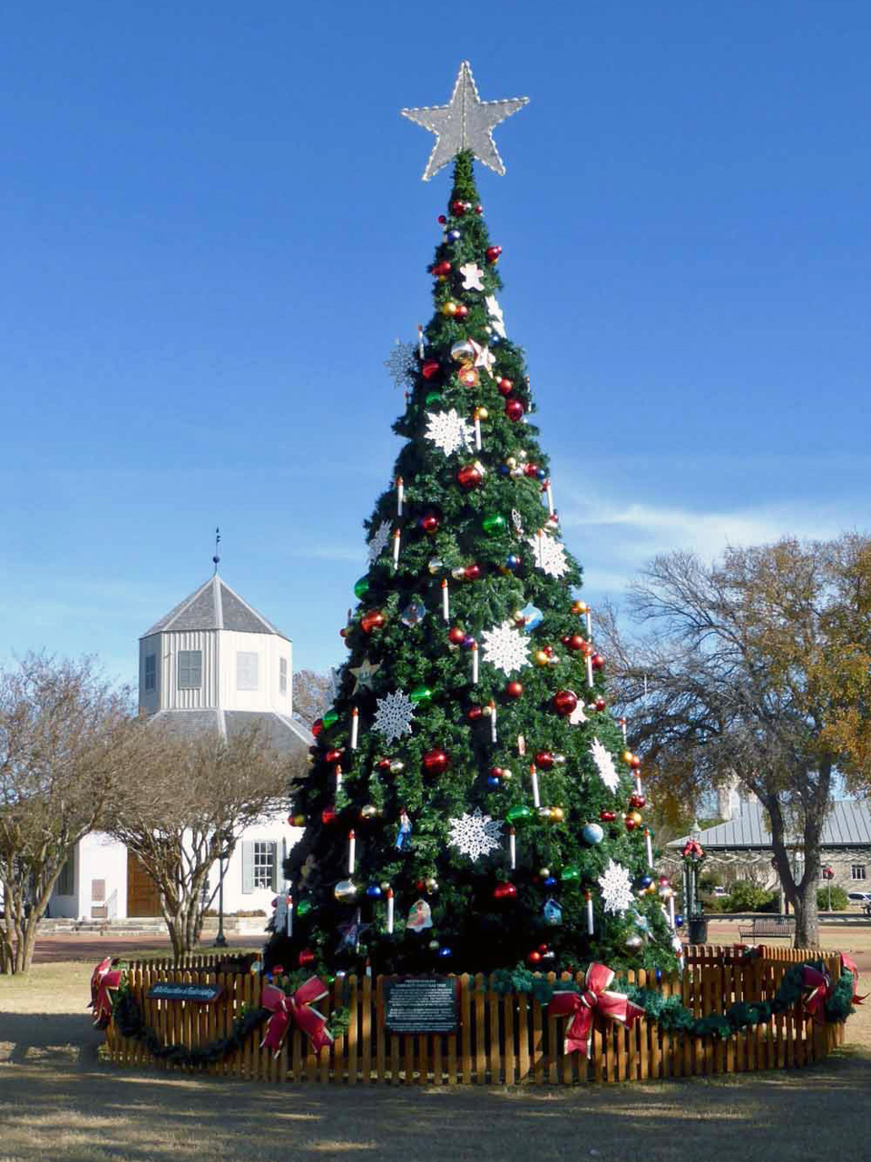 Christmas tree at Marktplatz, Fredericksburg, Texas Notable Travels